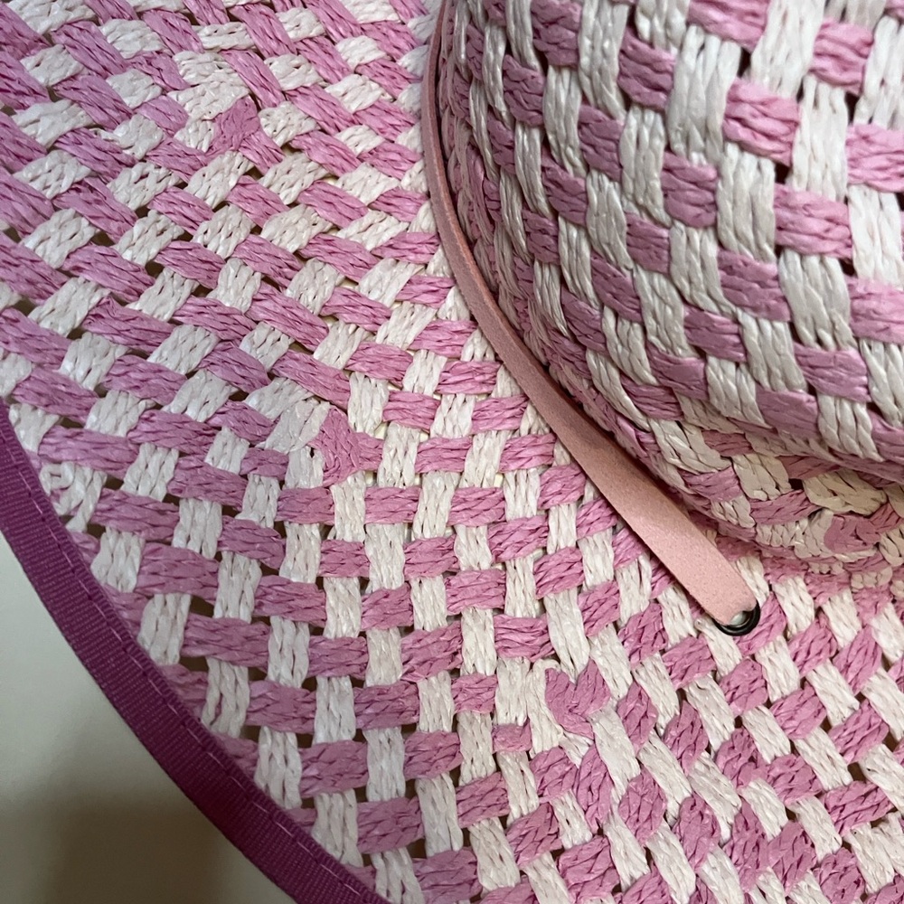 🎉MOVING SALE 🎉 Lele Sadoughi Toyo Straw Hat Pink and White - Picture 3 of 7